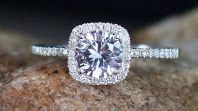 What is included in moissanite wedding bands?