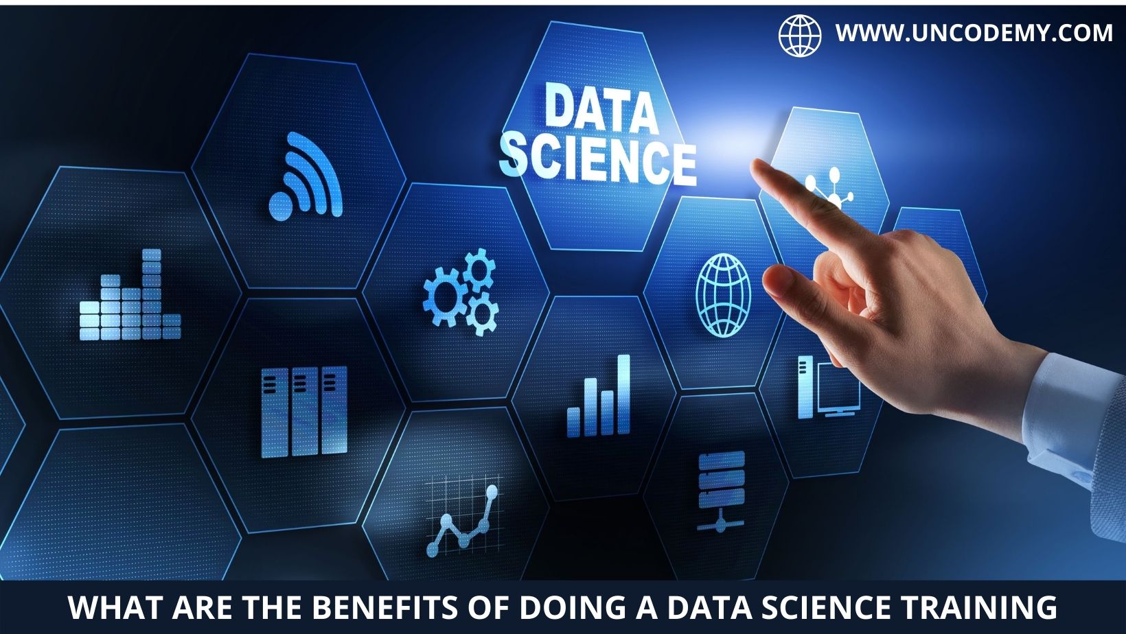 What are the benefits of doing a data science training course
